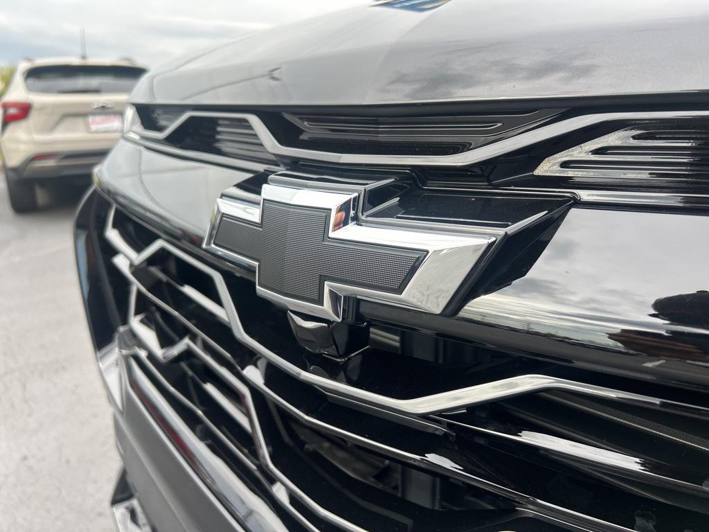 used 2025 Chevrolet Equinox car, priced at $31,544