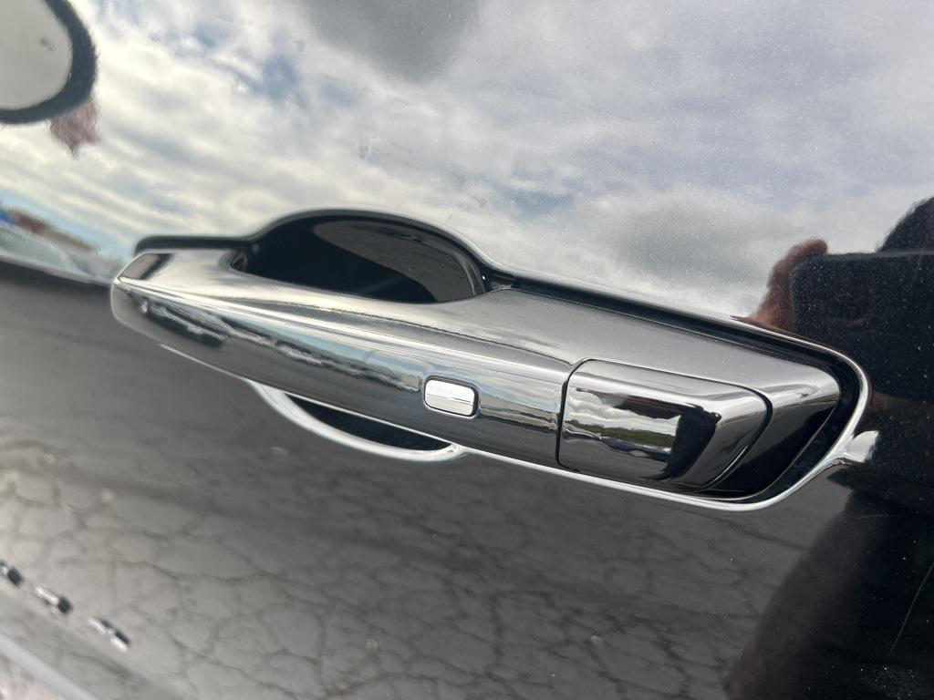 used 2025 Chevrolet Equinox car, priced at $31,544