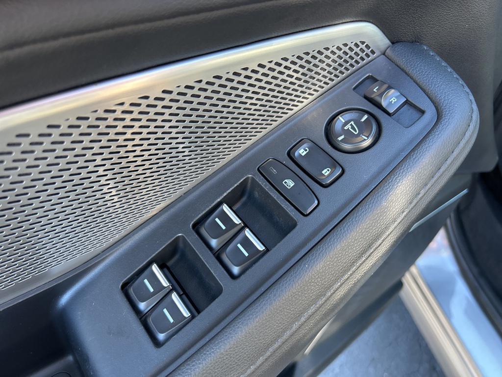 used 2022 Acura MDX car, priced at $35,688