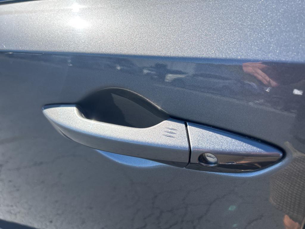 used 2022 Acura MDX car, priced at $35,688