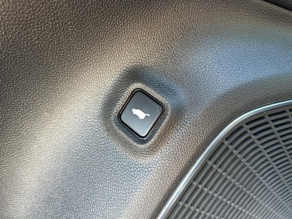 used 2022 Acura MDX car, priced at $35,688