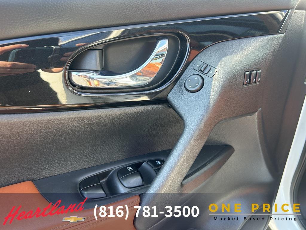 used 2019 Nissan Rogue car, priced at $19,499