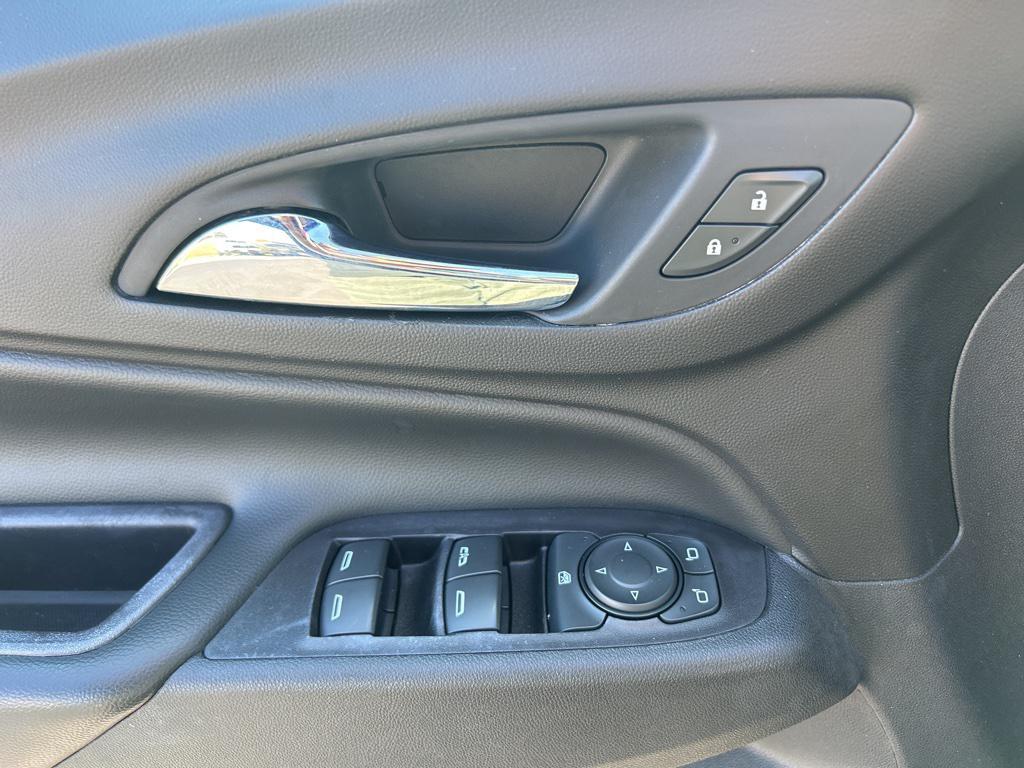 used 2020 Chevrolet Equinox car, priced at $13,781