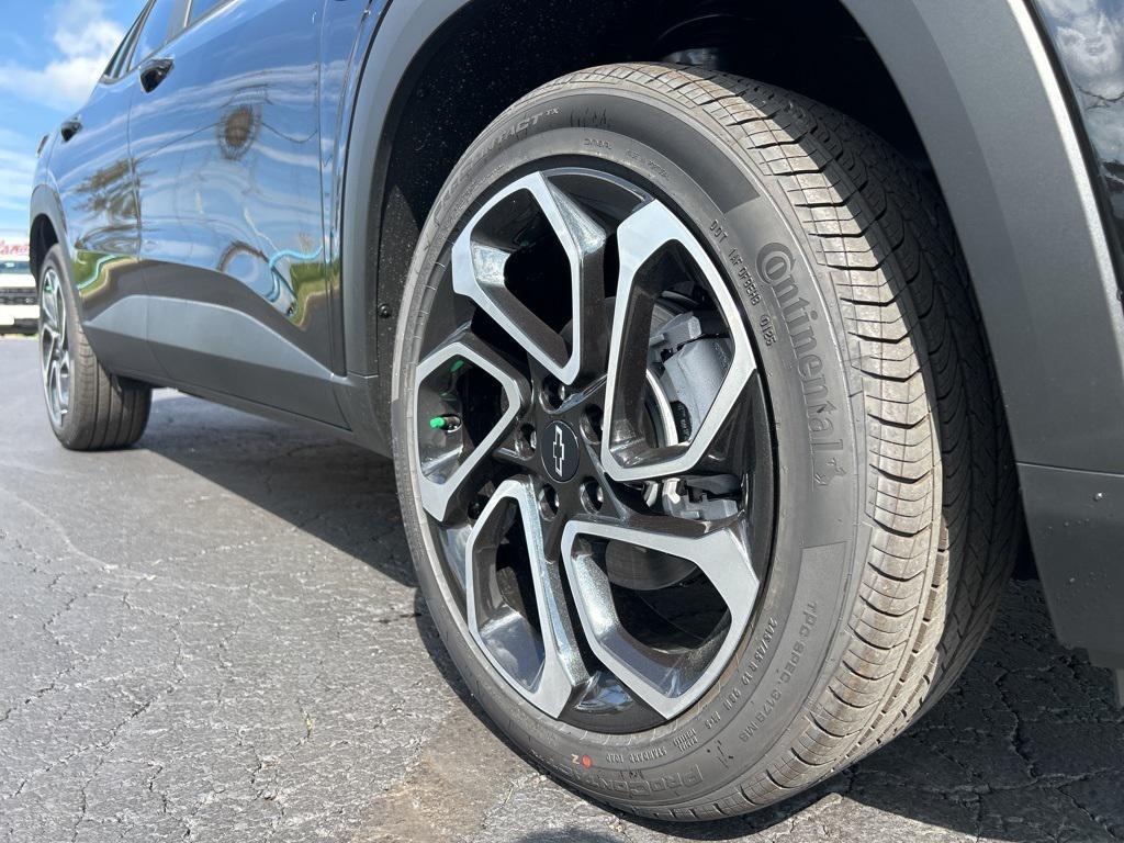 new 2025 Chevrolet Trax car, priced at $27,980
