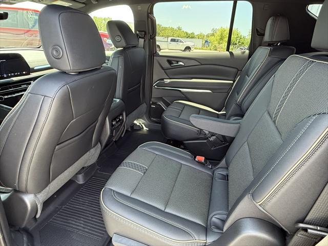 new 2025 Chevrolet Traverse car, priced at $57,910