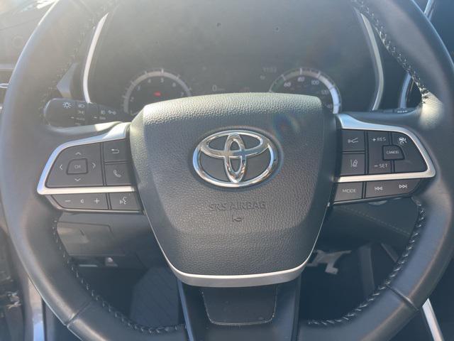 used 2022 Toyota Highlander car, priced at $33,945