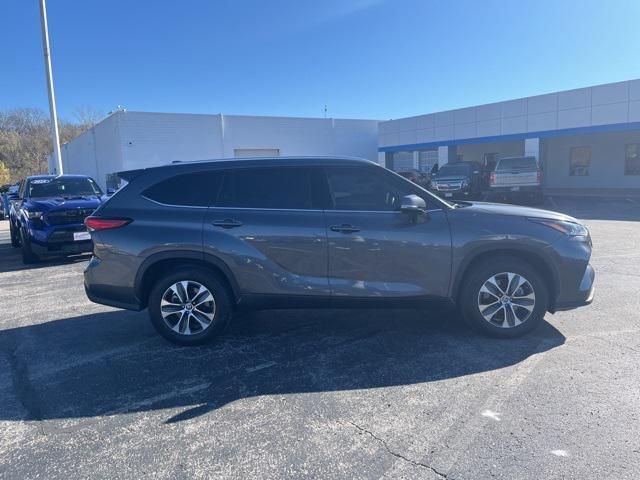 used 2022 Toyota Highlander car, priced at $33,945