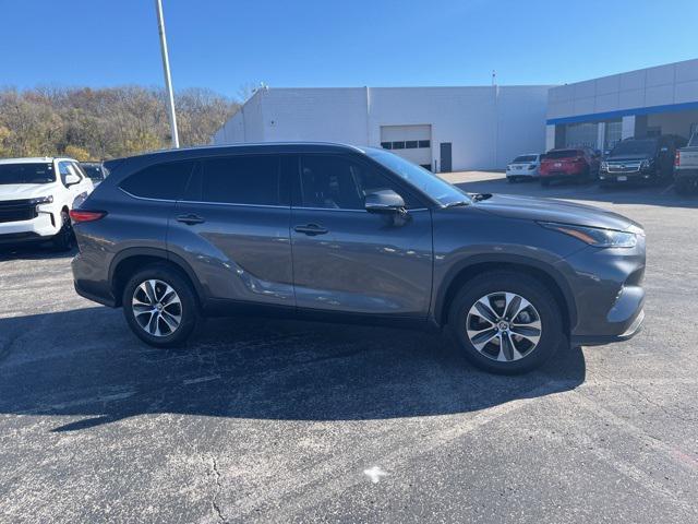 used 2022 Toyota Highlander car, priced at $33,945