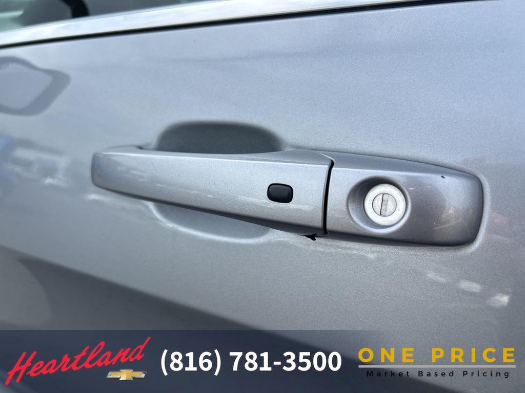 used 2015 Jeep Grand Cherokee car, priced at $13,837