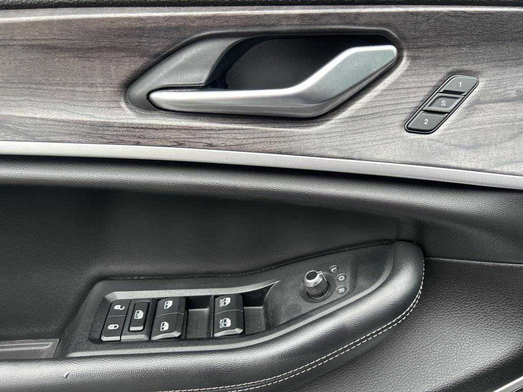 used 2022 Jeep Grand Cherokee L car, priced at $26,920