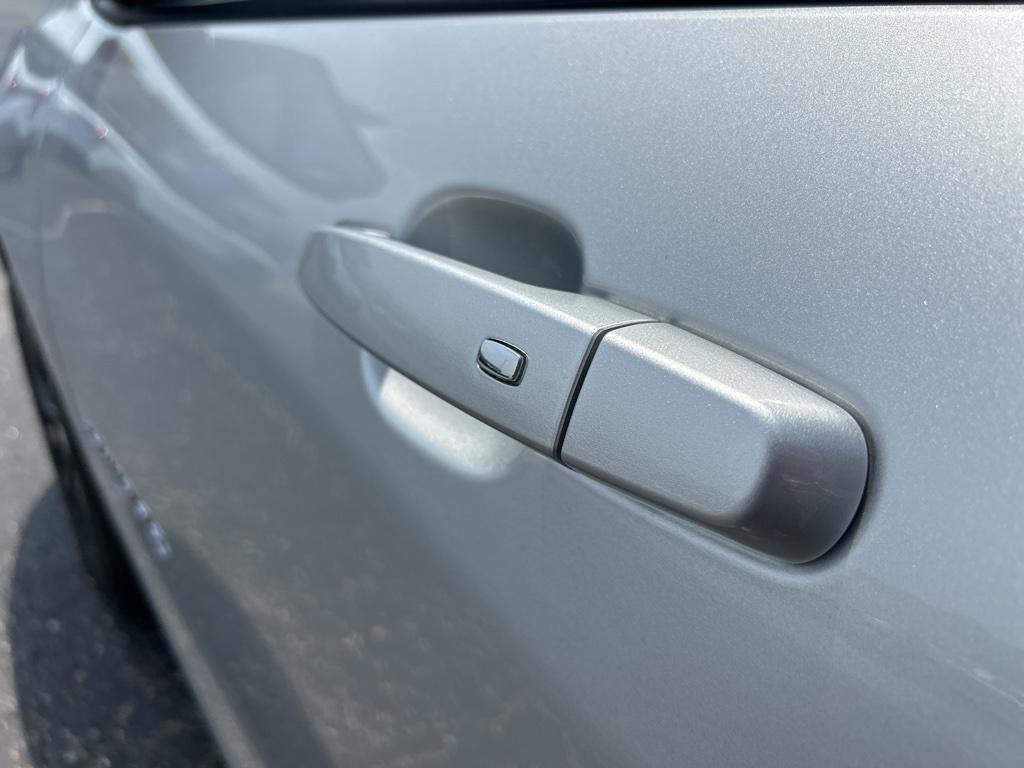 used 2021 Chevrolet Equinox car, priced at $19,132