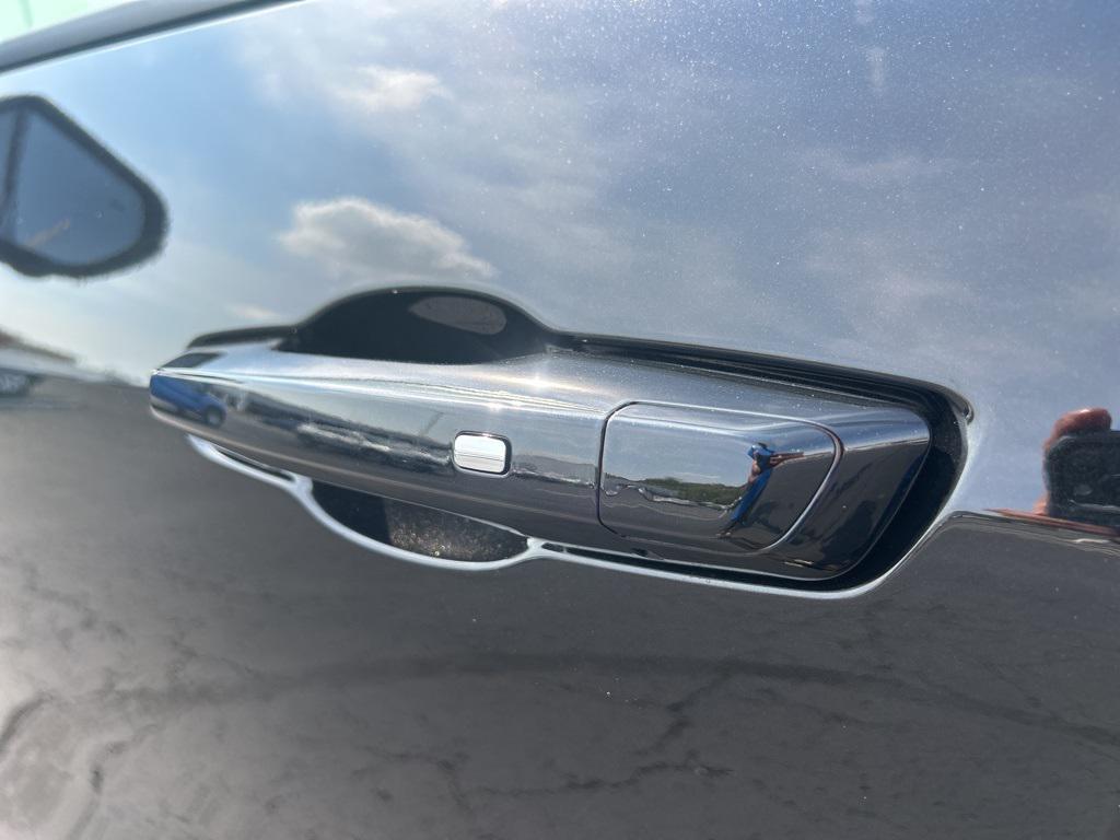 new 2026 Chevrolet Traverse car, priced at $59,470