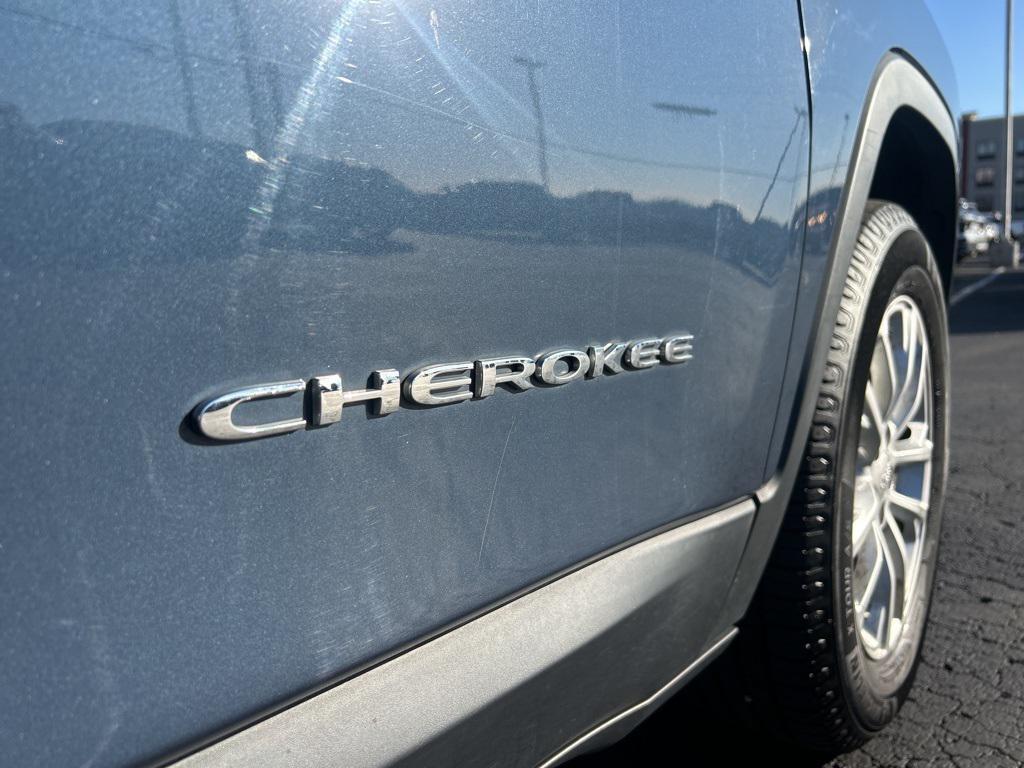 used 2020 Jeep Cherokee car, priced at $13,250