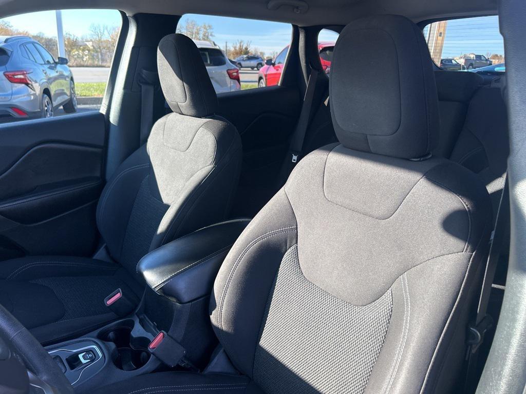 used 2020 Jeep Cherokee car, priced at $13,250