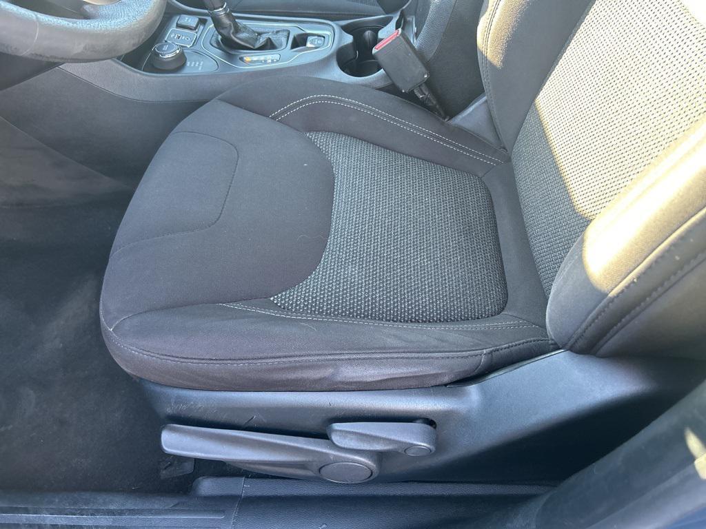 used 2020 Jeep Cherokee car, priced at $13,250