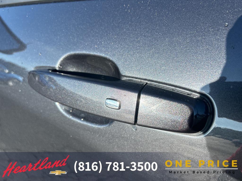 used 2022 Chevrolet Equinox car, priced at $18,650