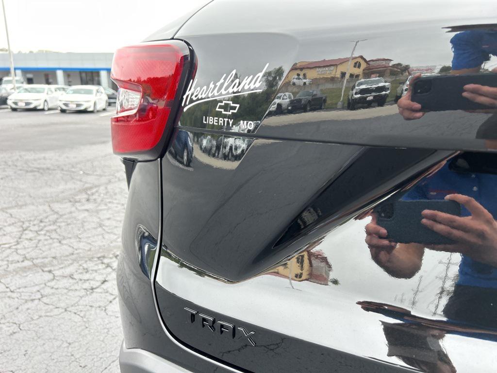 new 2025 Chevrolet Trax car, priced at $26,955