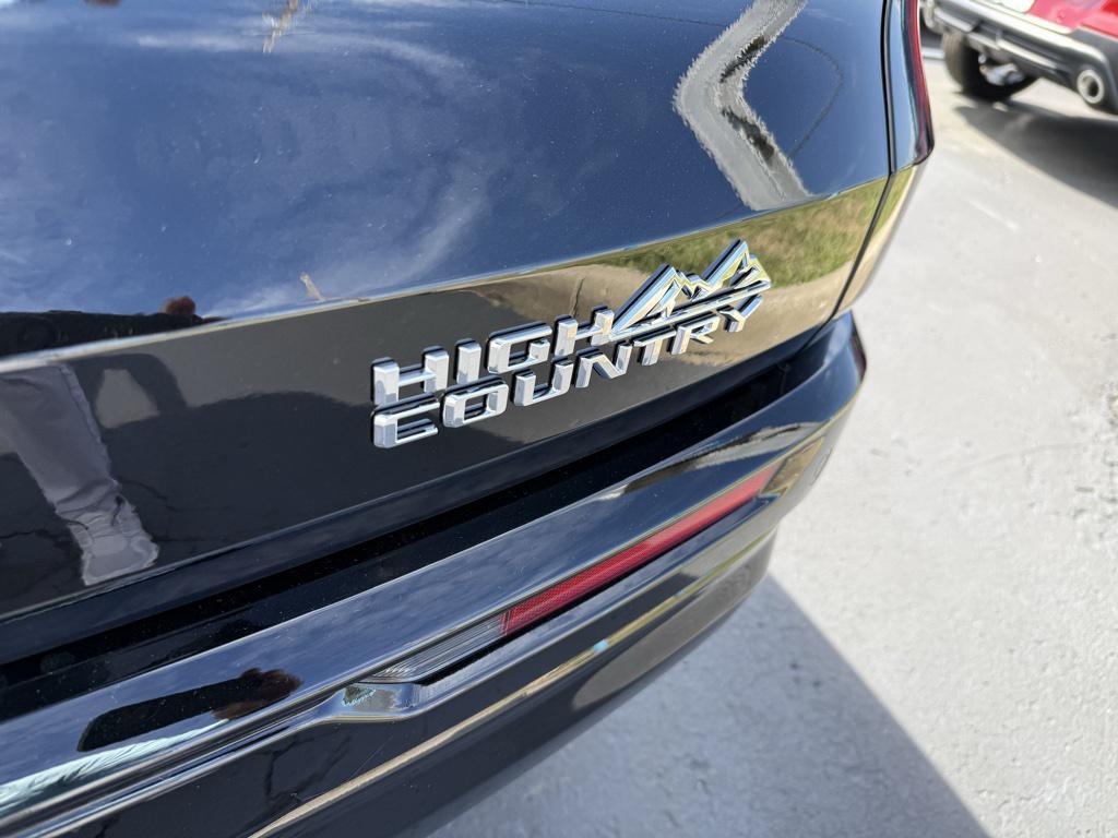 new 2026 Chevrolet Traverse car, priced at $59,290