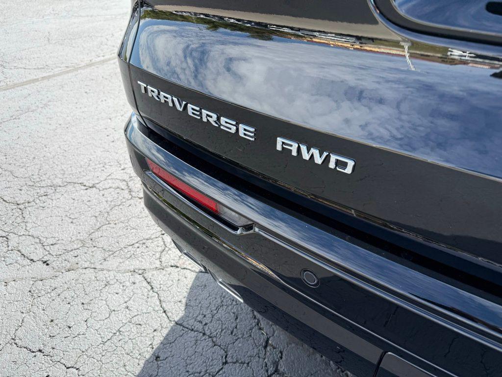 new 2026 Chevrolet Traverse car, priced at $59,290