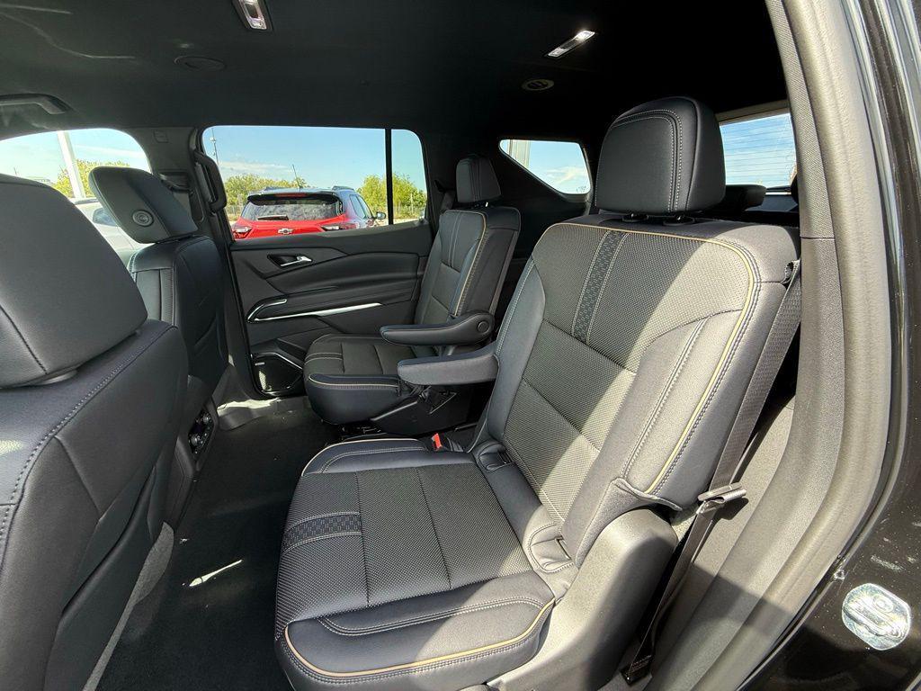 new 2026 Chevrolet Traverse car, priced at $59,290