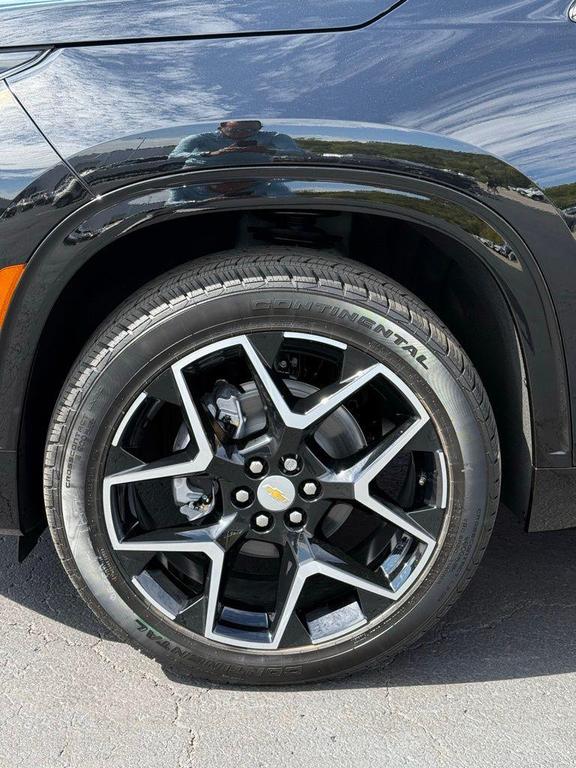 new 2026 Chevrolet Traverse car, priced at $59,290