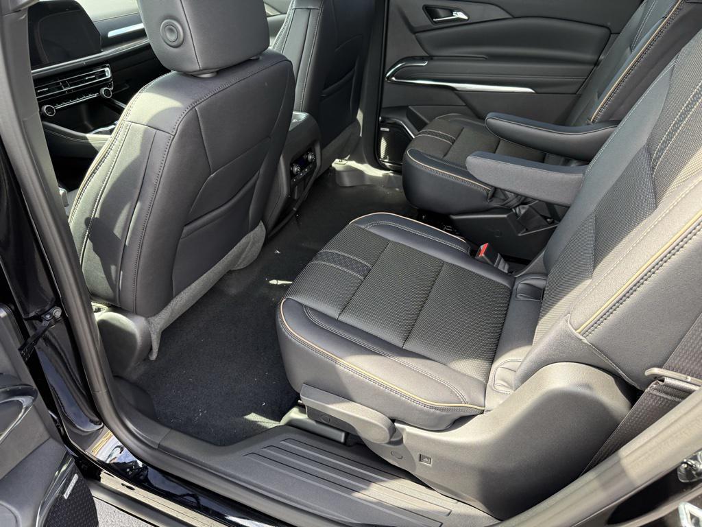 new 2026 Chevrolet Traverse car, priced at $59,290