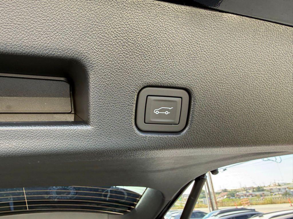 new 2026 Chevrolet Traverse car, priced at $59,290