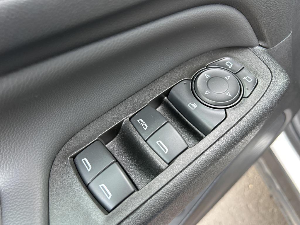 used 2022 Chevrolet Equinox car, priced at $21,488