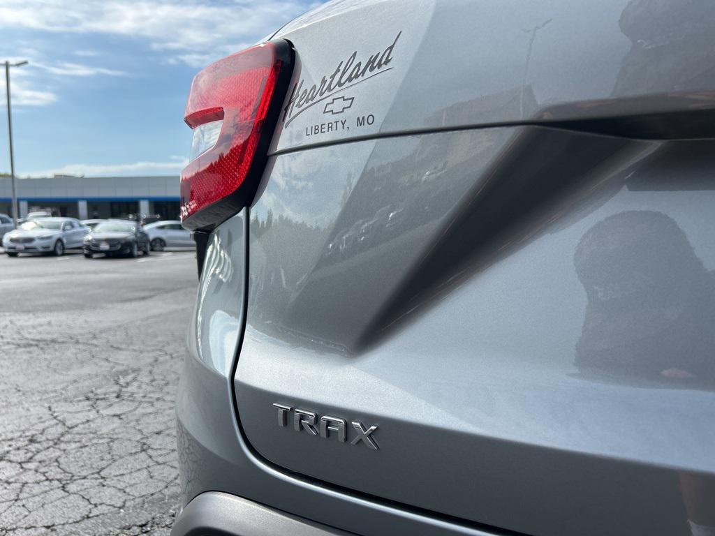 new 2025 Chevrolet Trax car, priced at $27,205