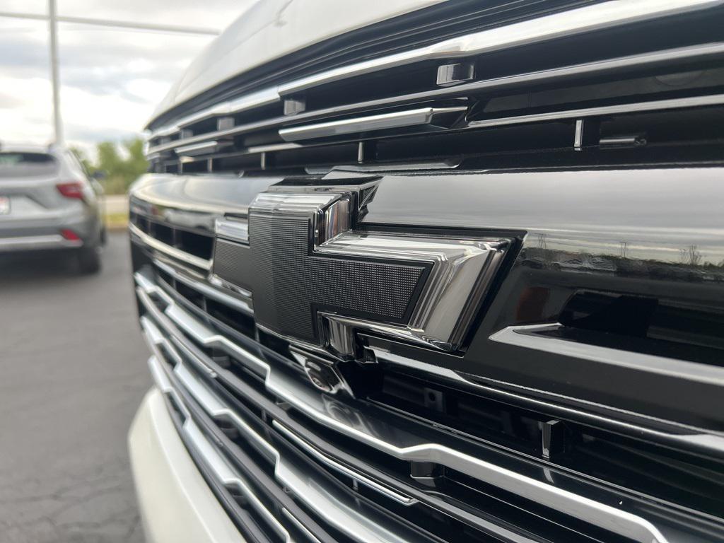 new 2025 Chevrolet Tahoe car, priced at $97,620