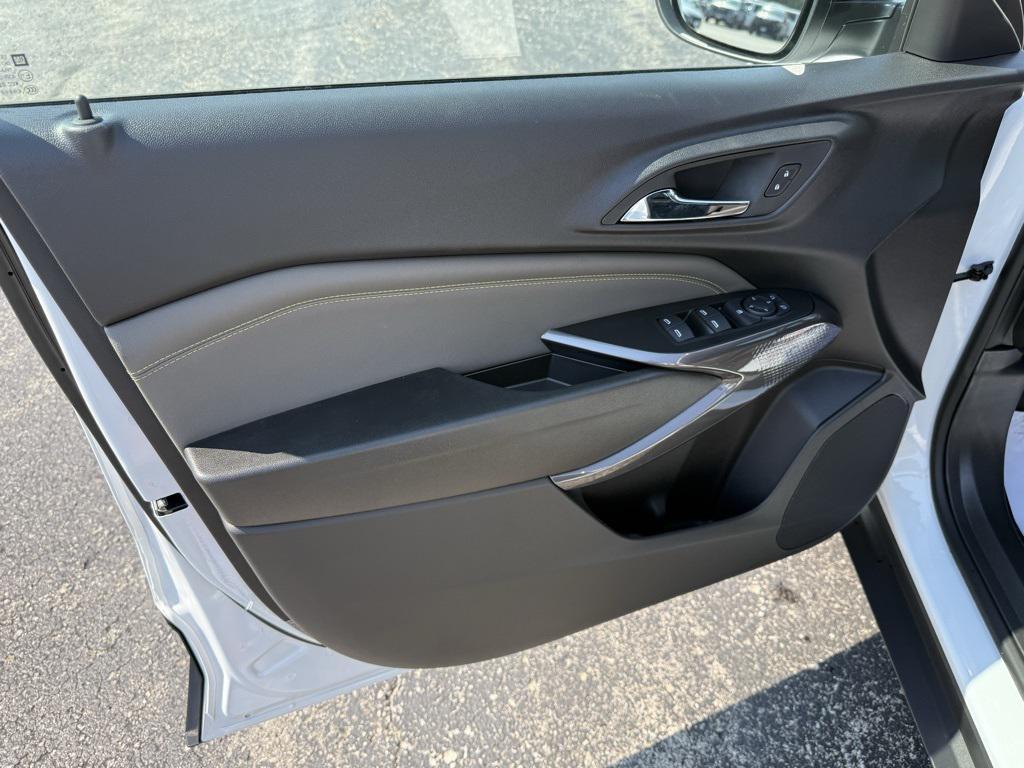 new 2025 Chevrolet Trax car, priced at $26,955