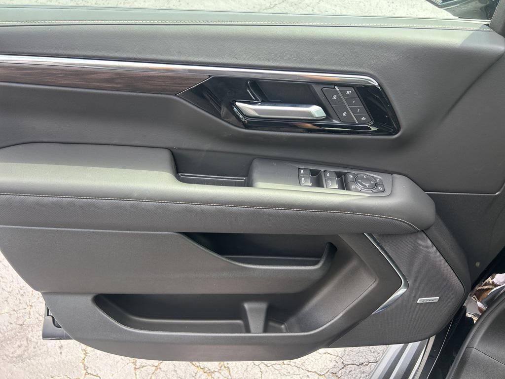 new 2025 Chevrolet Suburban car, priced at $81,795