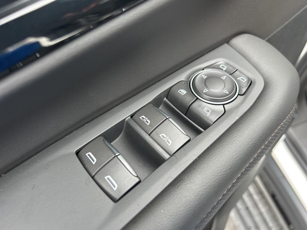new 2025 Chevrolet Suburban car, priced at $100,045