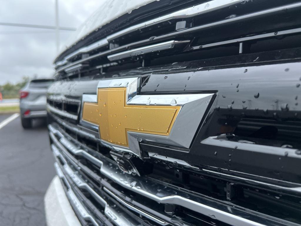 new 2025 Chevrolet Suburban car, priced at $100,045