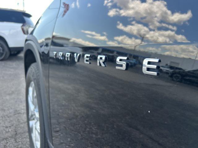used 2022 Chevrolet Traverse car, priced at $28,781