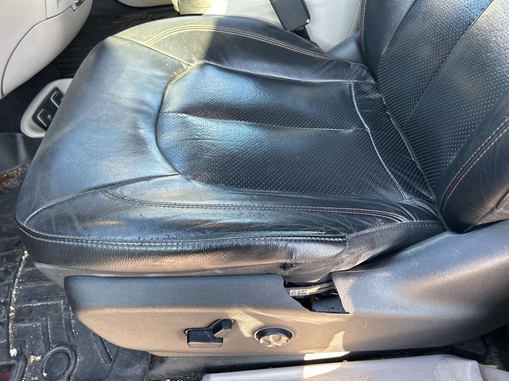 used 2018 Chrysler Pacifica car, priced at $11,250