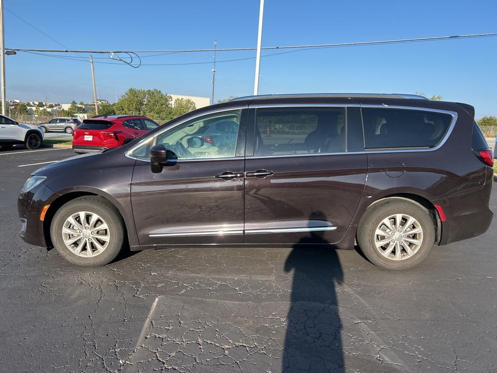 used 2018 Chrysler Pacifica car, priced at $11,250