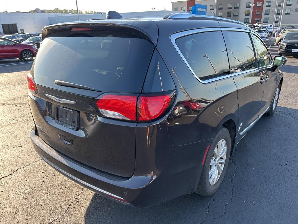 used 2018 Chrysler Pacifica car, priced at $11,250