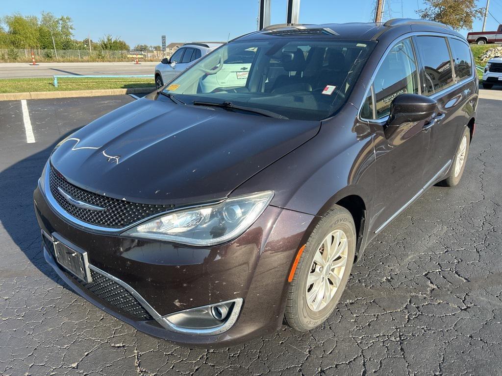 used 2018 Chrysler Pacifica car, priced at $11,250