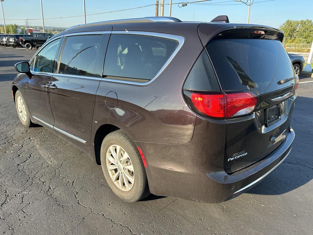 used 2018 Chrysler Pacifica car, priced at $11,250