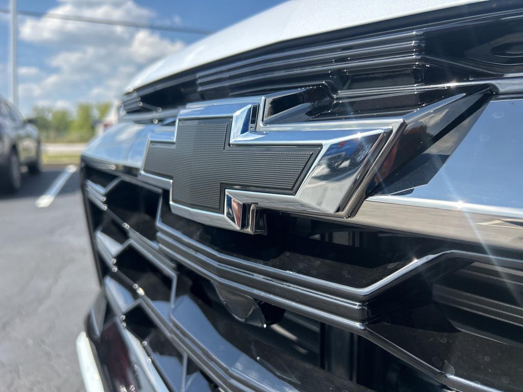 new 2026 Chevrolet Equinox car, priced at $38,665