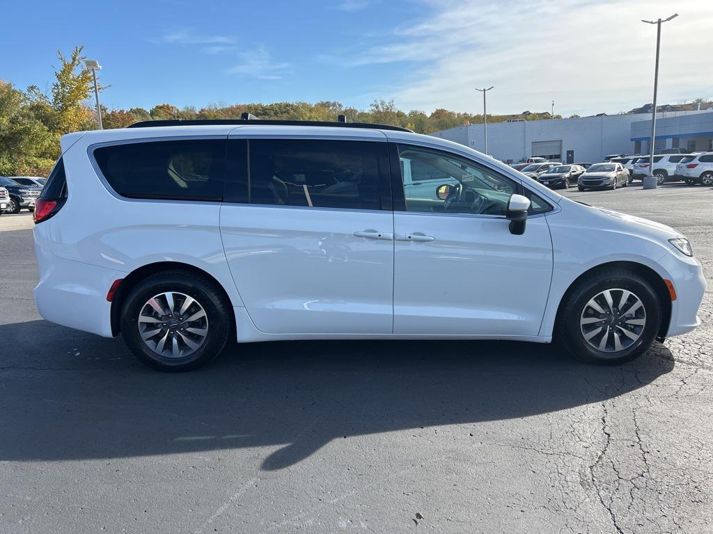 used 2023 Chrysler Pacifica Hybrid car, priced at $28,432