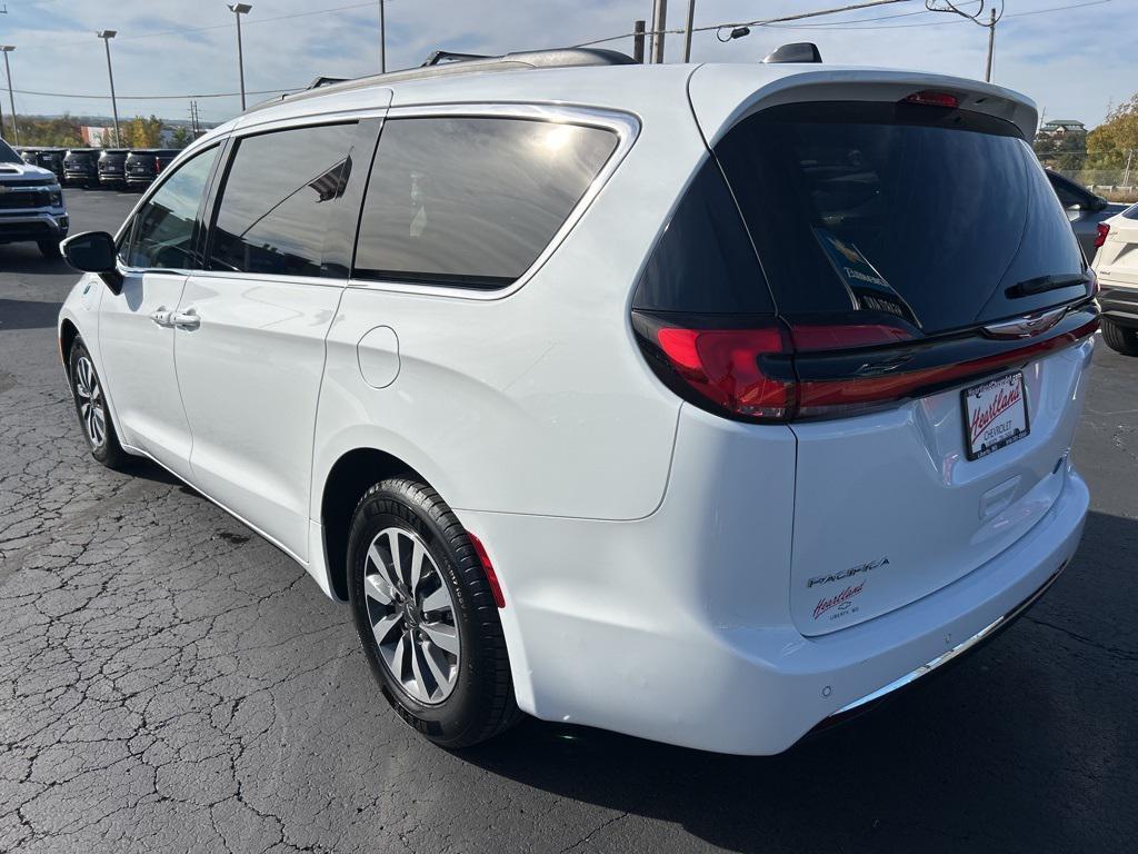 used 2023 Chrysler Pacifica Hybrid car, priced at $28,432