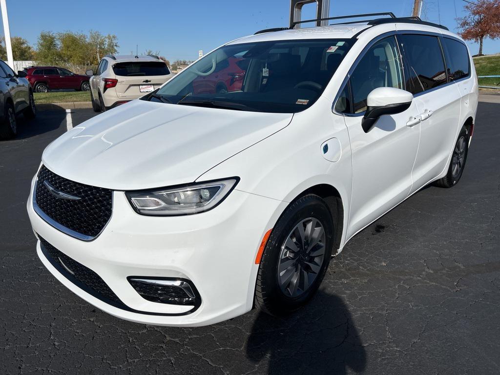 used 2023 Chrysler Pacifica Hybrid car, priced at $28,432