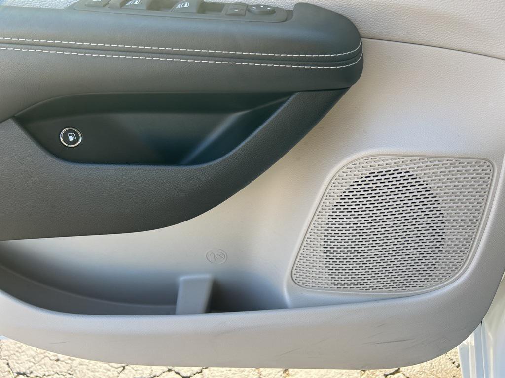 used 2023 Chrysler Pacifica Hybrid car, priced at $28,432