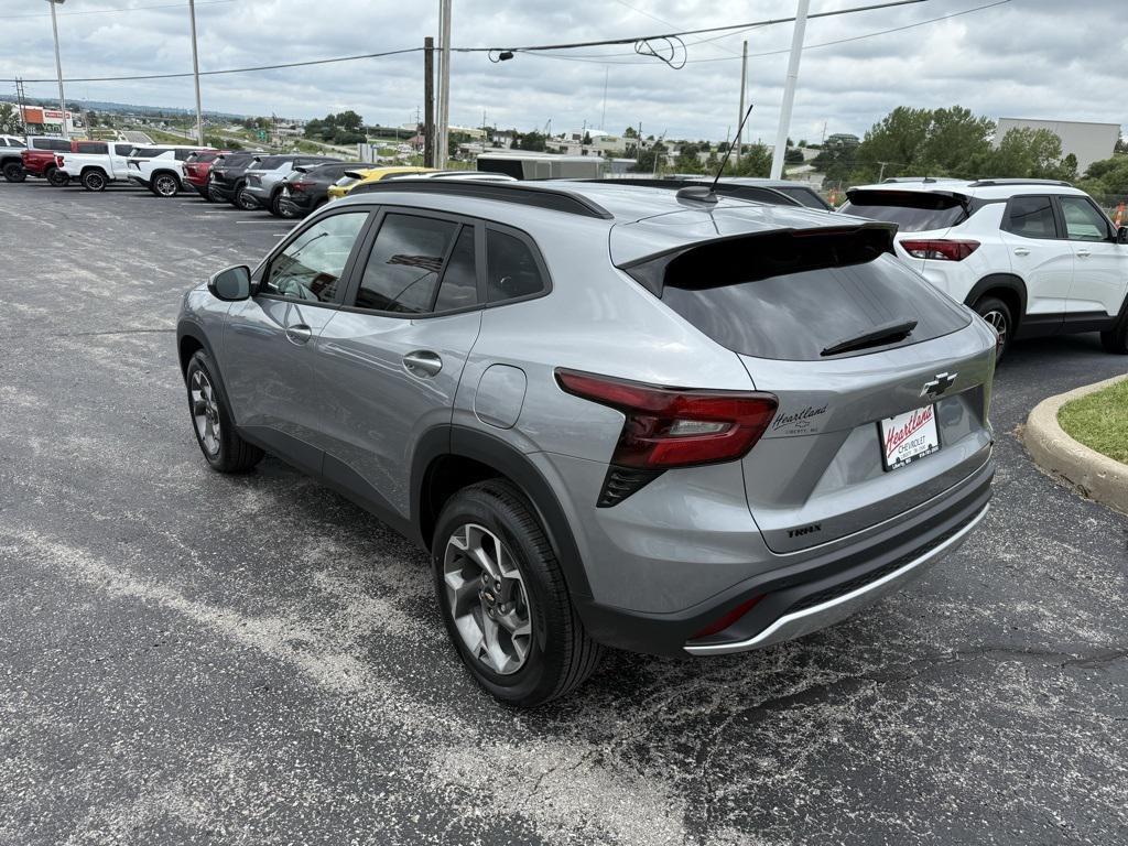 new 2025 Chevrolet Trax car, priced at $25,985