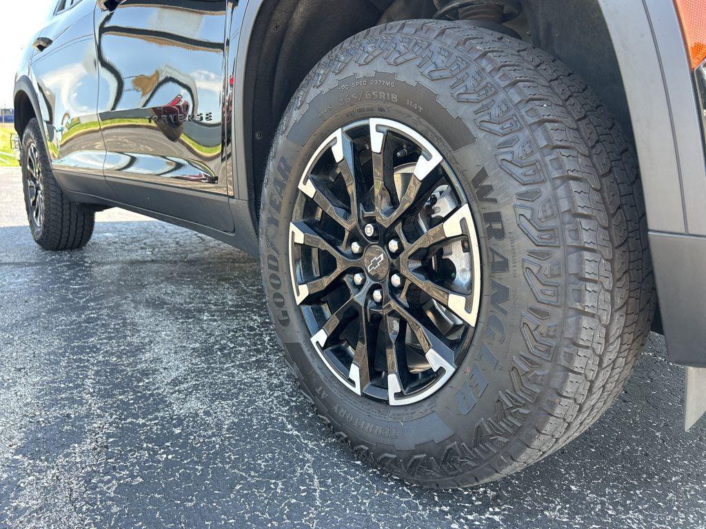 used 2025 Chevrolet Traverse car, priced at $47,877