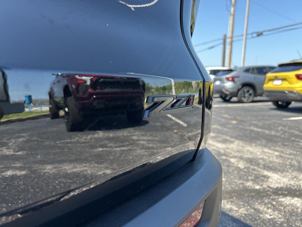 used 2025 Chevrolet Traverse car, priced at $46,572