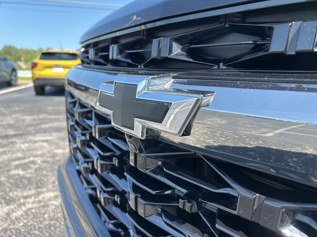 used 2025 Chevrolet Traverse car, priced at $47,877