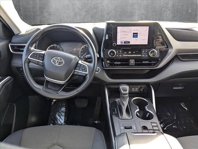 used 2023 Toyota Highlander car, priced at $31,587